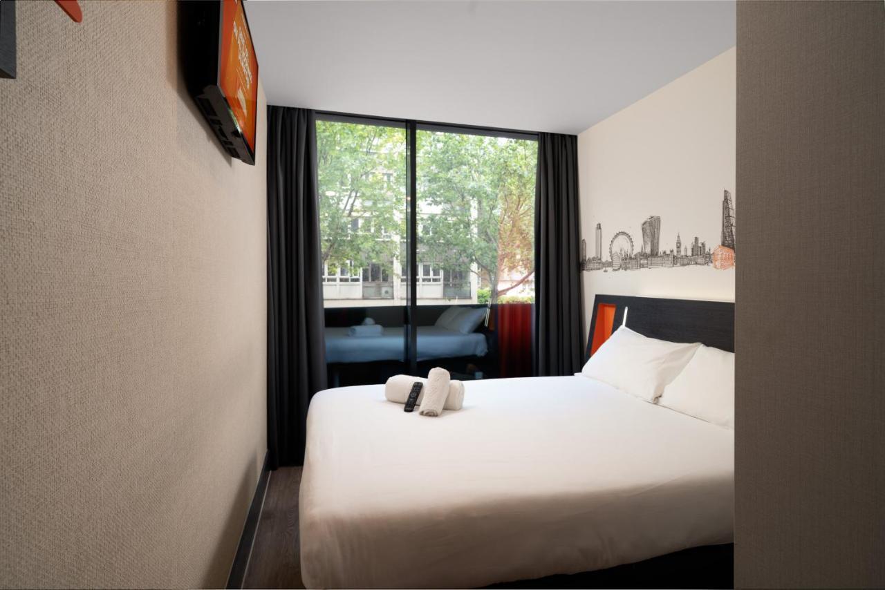 Easyhotel 3*